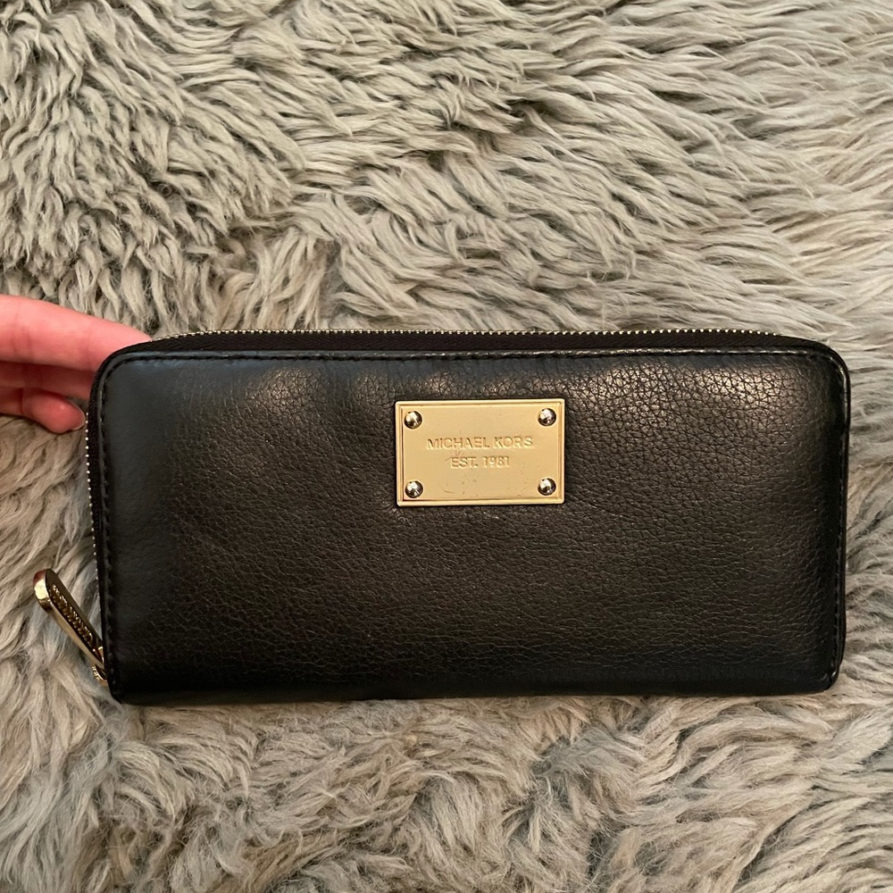 Michael Kors Wallet - Picture 1 of 5